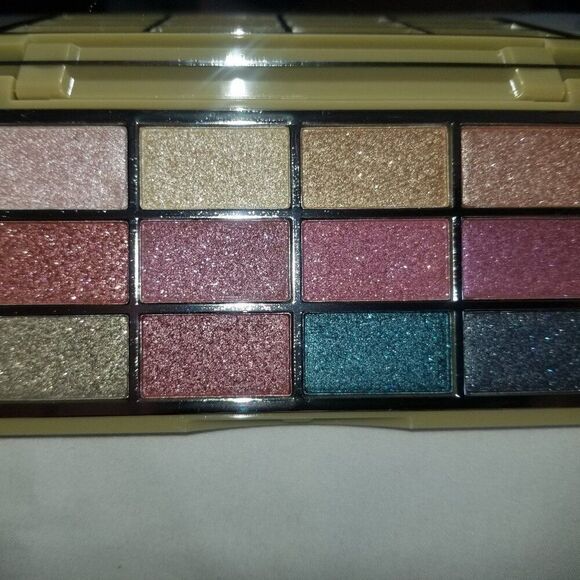 Lash Step - Shimmer About You Eyeshadow Palette - Picture 6 of 8